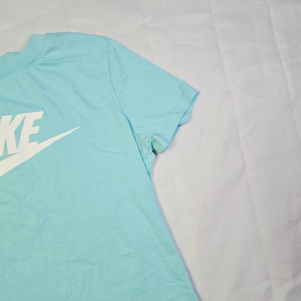 Nike Women's Tee T-Shirt Size M Light Blue Futura Logo Short Sleeve Q5 - Picture 11 of 14